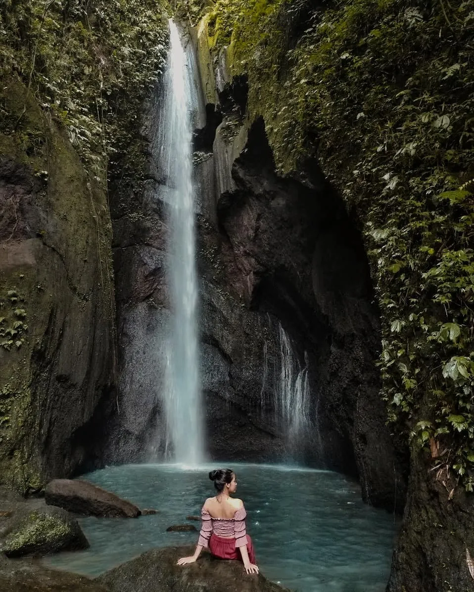 saskiaprabayaniAir-Terjun-Pengempu