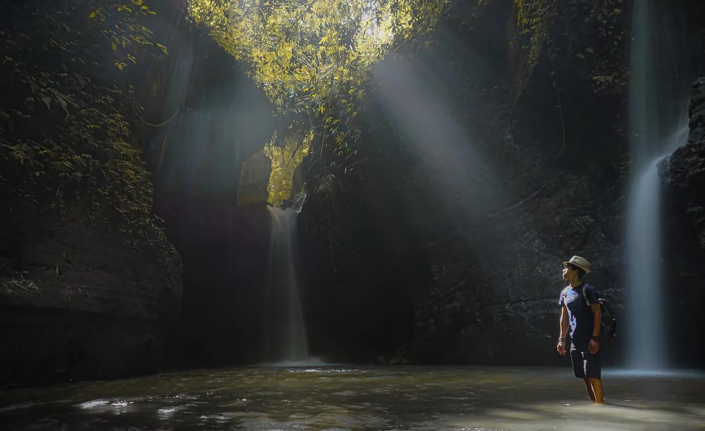 dharmagonzTwin-Waterfall-Petang-Village
