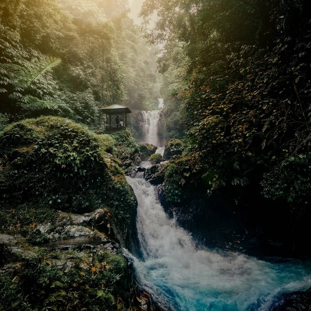 kmg_suryanaAir-terjun-bertingkat-gitgit-singaraja-Bali